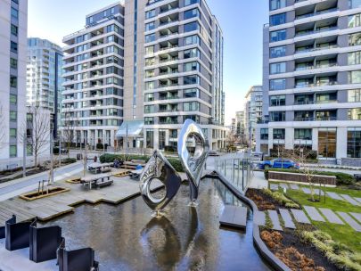 Voda At The Creek - 1661 Quebec St, Vancouver, BC V6A 0H2, Canada