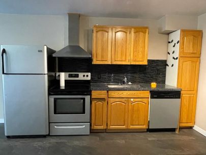 9971 120a st, Surrey  B.C V3v4j2