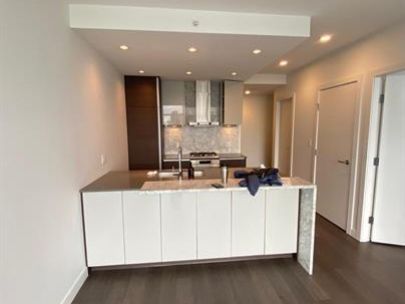 STATION SQUARE 2711 - 6098 STATION ST BURNABY BC Canada - V5H 0H4