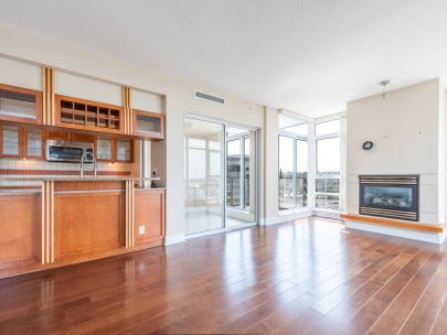 bolld.com Elegant 2Bed/2Bath w/Ocean & City Views at FALSECREEK