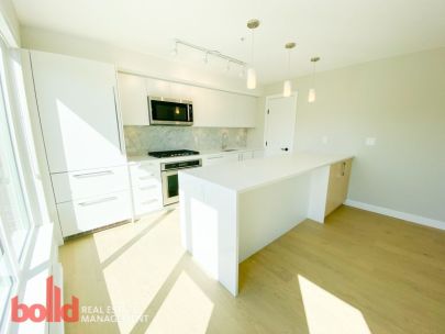 2508 Fraser St #201, Vancouver, BC V5T 3V4, Canada